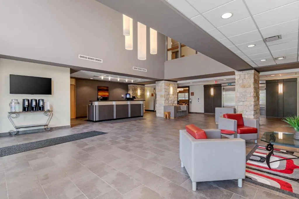 Best Western Plus Eastgate Inn & Suites — 5