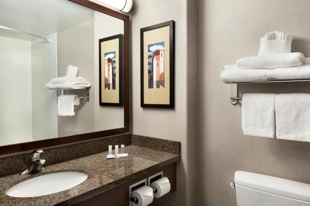 Days Inn by Wyndham Regina — 3