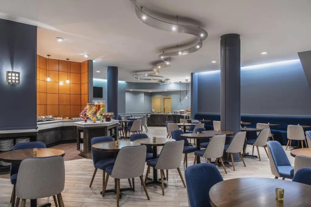 Delta Hotels by Marriott Regina — 4