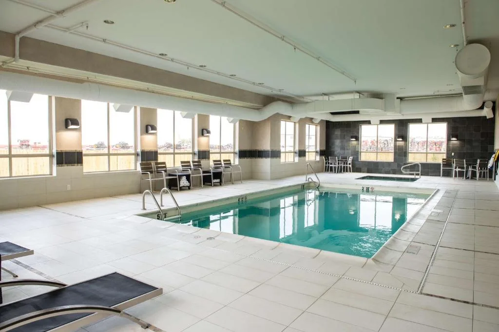Hampton Inn & Suites East Gate Regina — 4
