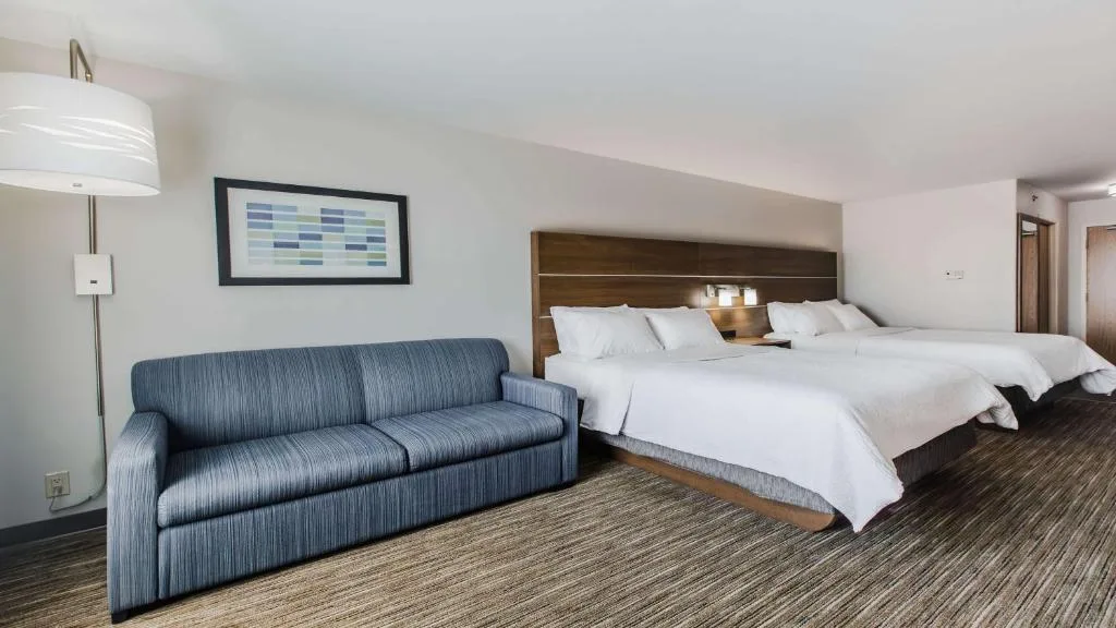 Holiday Inn Express & Suites-Regina-South by IHG — 2