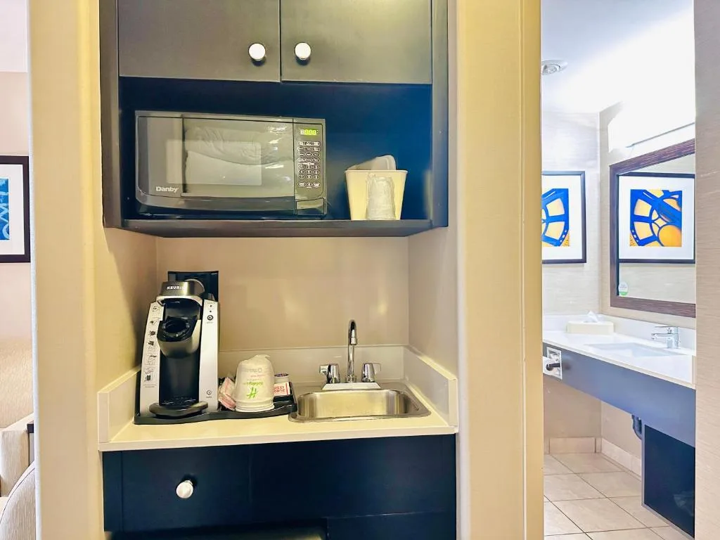 Holiday Inn Hotel & Suites Regina by IHG — 2