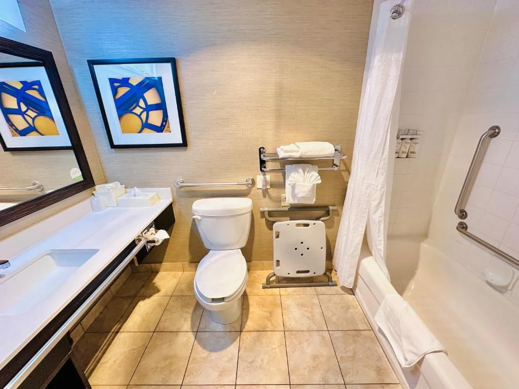Holiday Inn Hotel & Suites Regina by IHG — 5