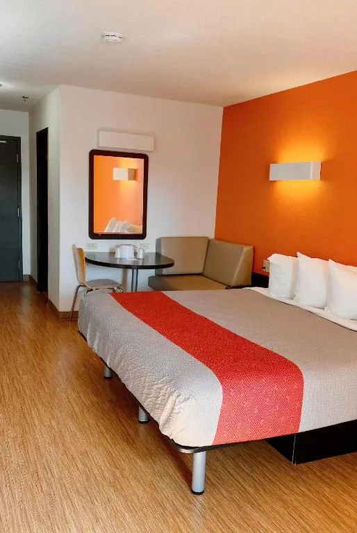 Motel 6-Regina, SK