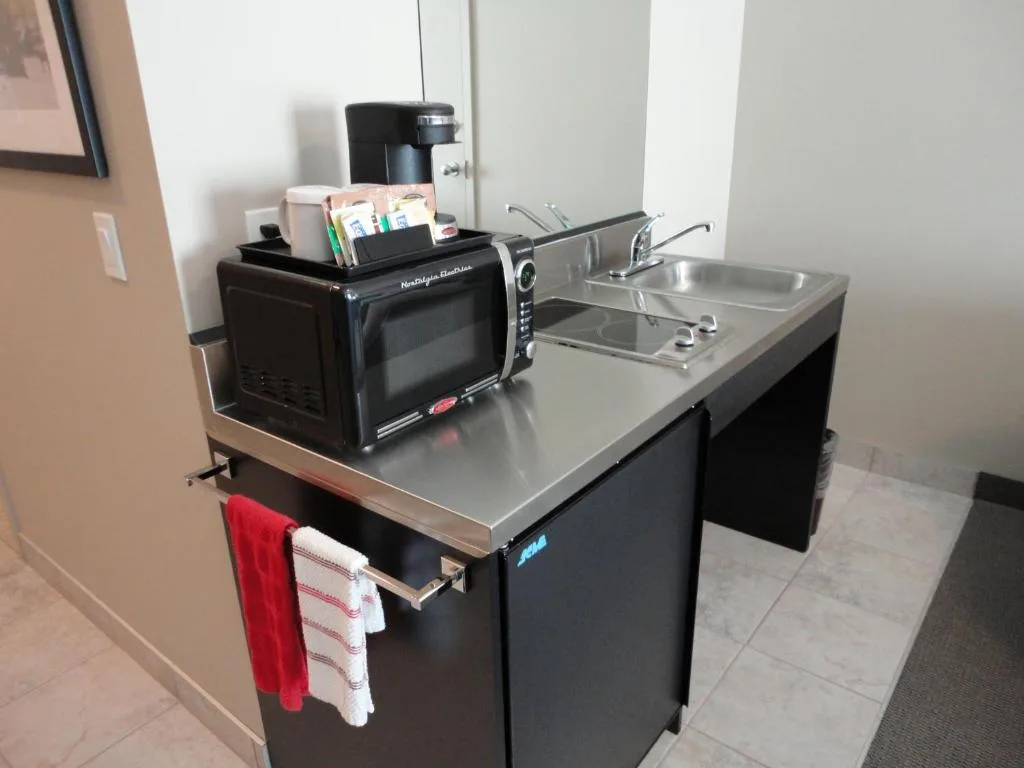 Ramada by Wyndham Emerald Park/Regina East — 3