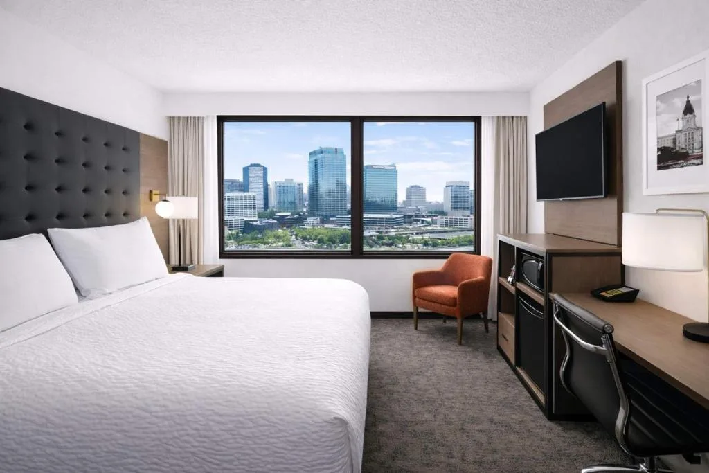 Ramada Plaza by Wyndham Regina Downtown — 2