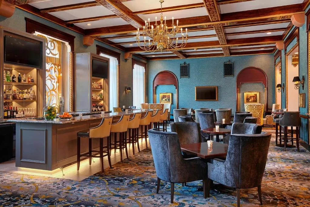 The Hotel Saskatchewan, Autograph Collection — 5