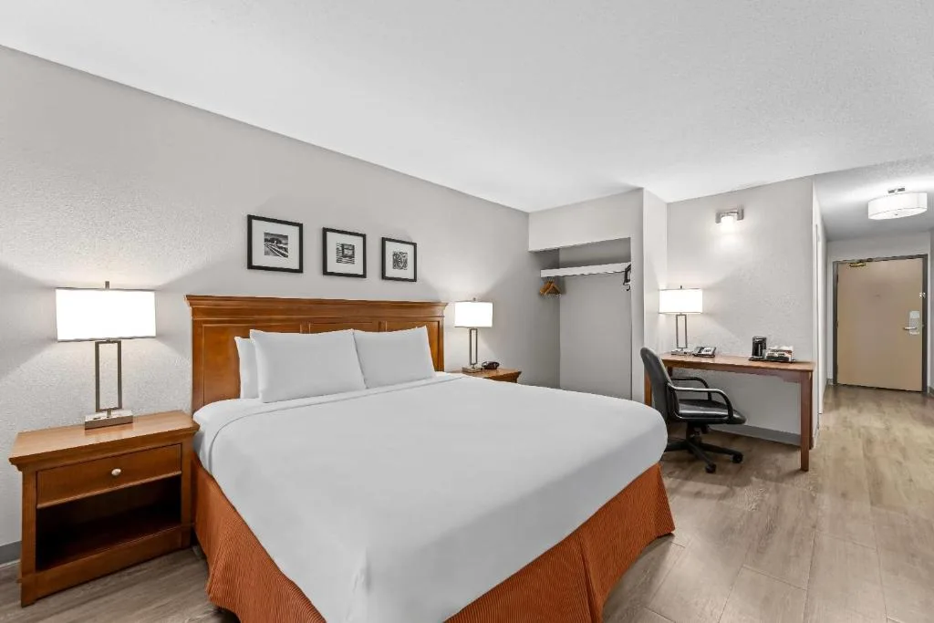 Travelodge Suites by Wyndham Regina - Eastgate Bay — 2