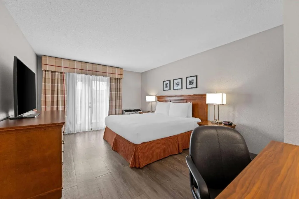 Travelodge Suites by Wyndham Regina - Eastgate Bay — 3