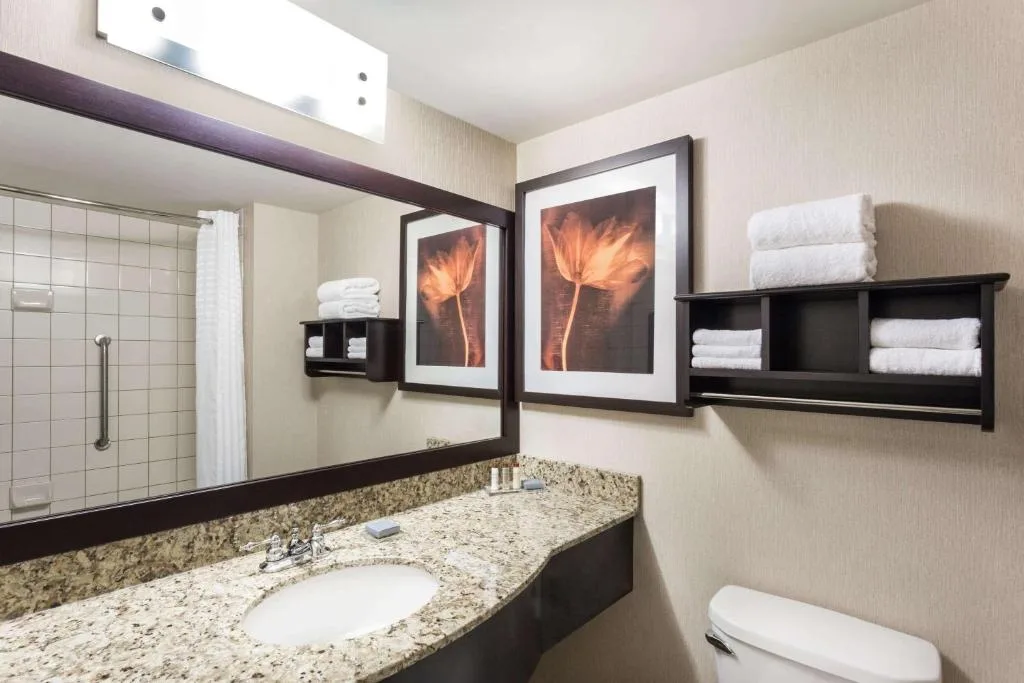 Wingate by Wyndham Regina — 3