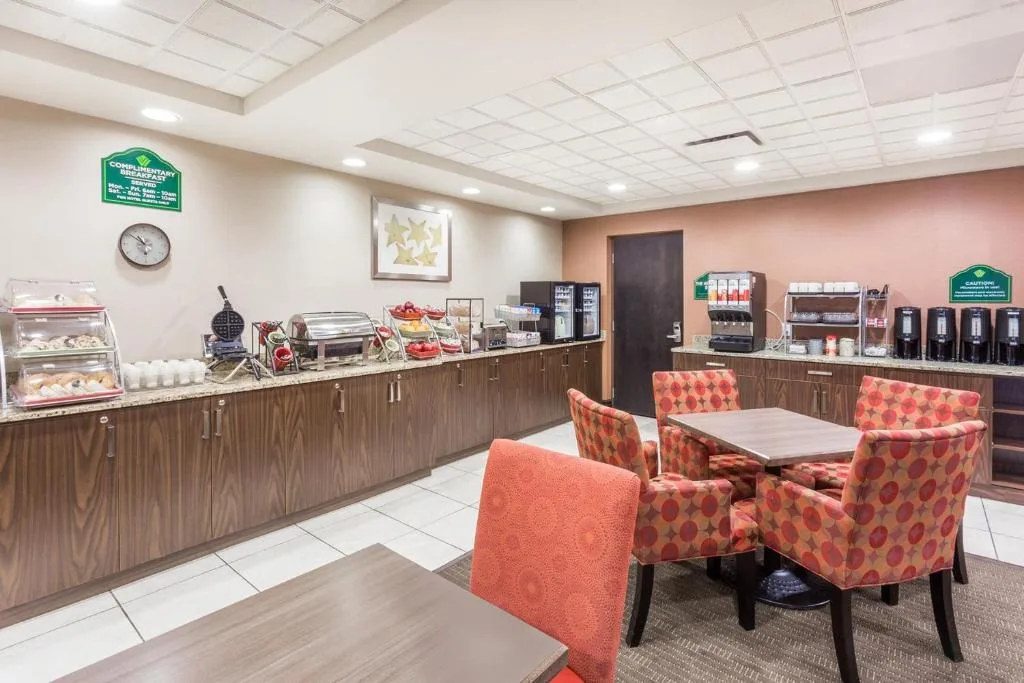 Wingate by Wyndham Regina — 4