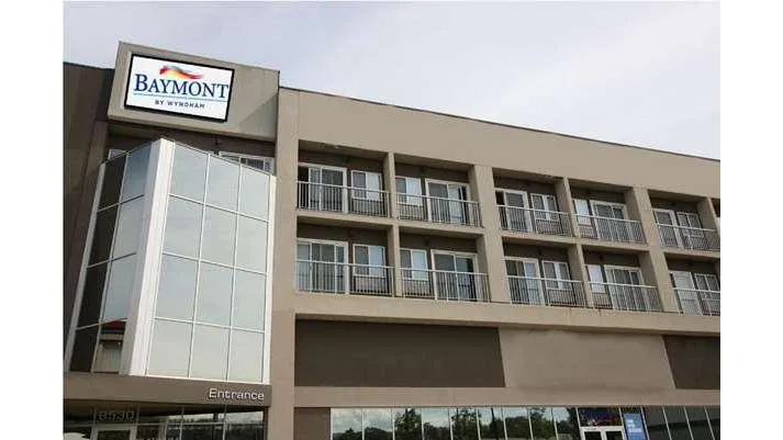 Baymont by Wyndham Fort McMurray — 5