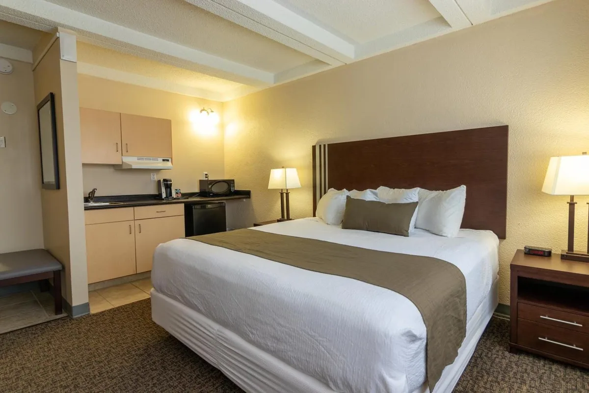 BCMInns Hotels - Downtown Fort McMurray Hotel