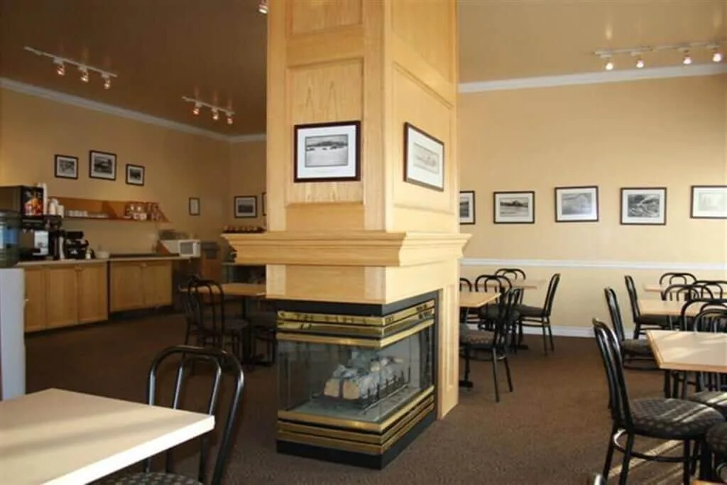 BCMInns Hotels - Downtown Fort McMurray Hotel — 5
