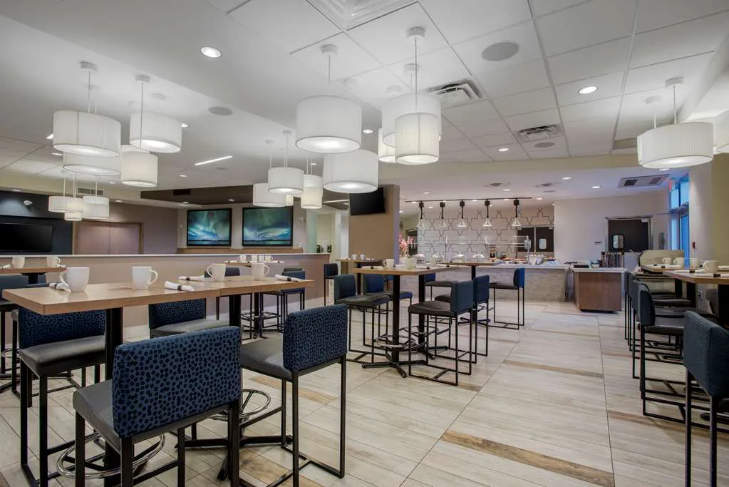 Best Western Plus Sawridge Suites — 3