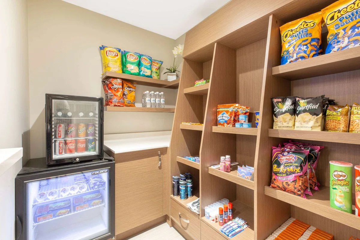 Microtel Inn & Suites by Wyndham Fort McMurray — 5