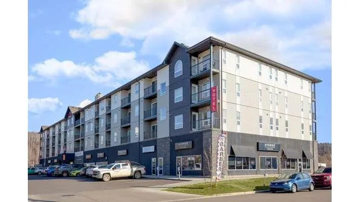 Ramada by Wyndham Fort McMurray — 3