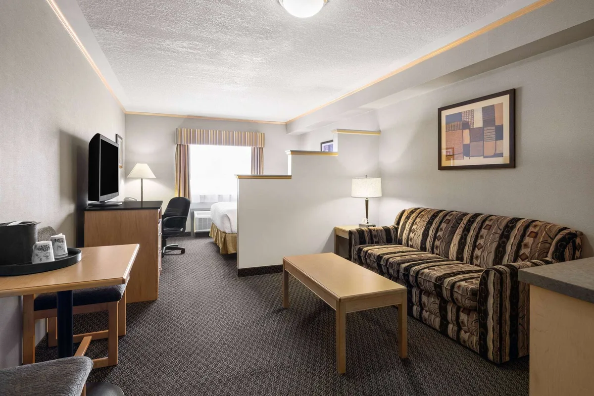 Travelodge by Wyndham Fort McMurray — 3