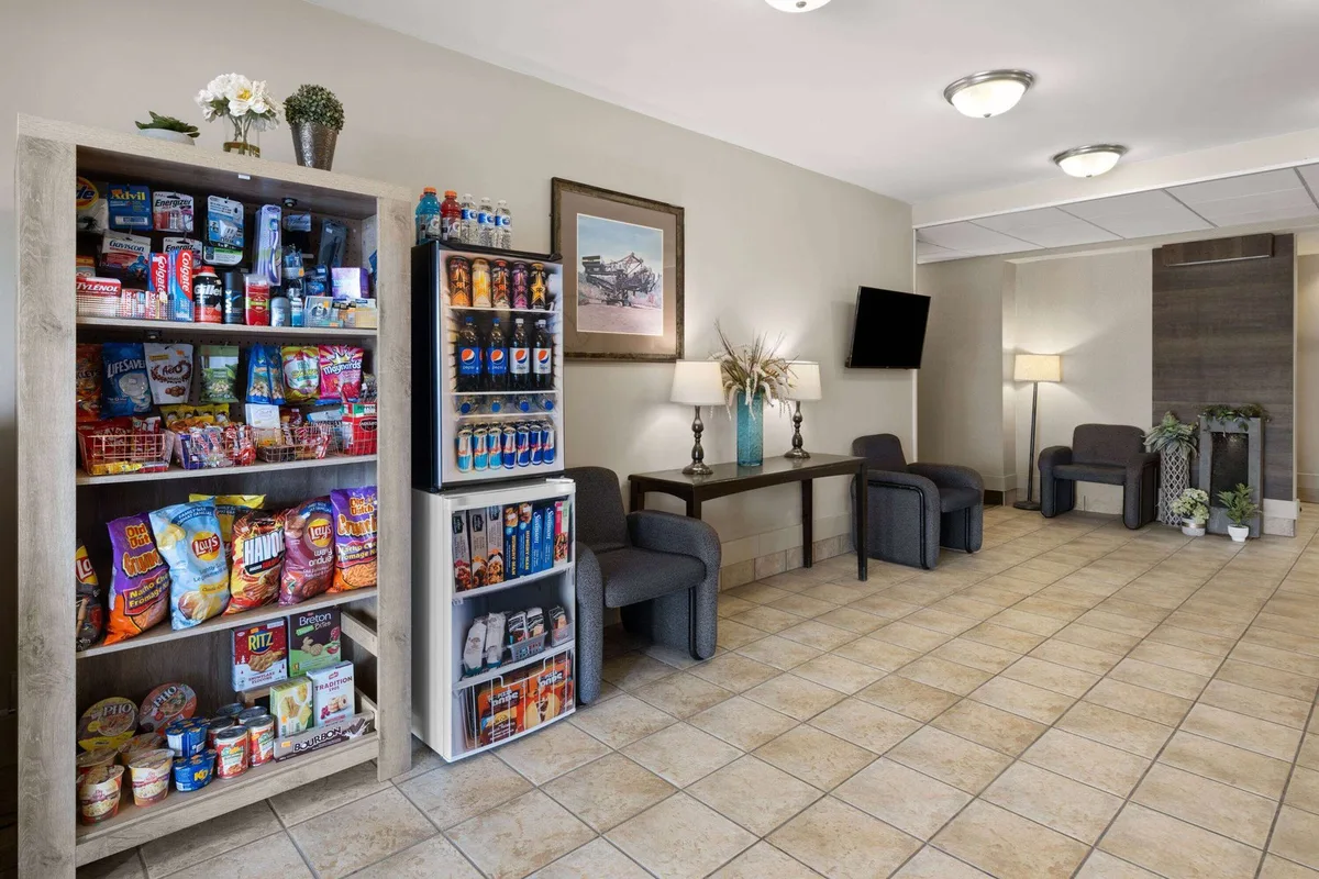 Travelodge by Wyndham Fort McMurray — 5