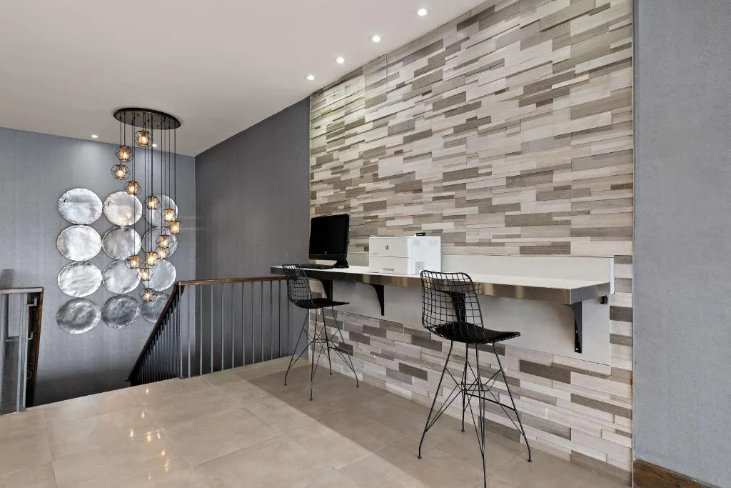 Best Western Parkway Hotel Toronto North — 4