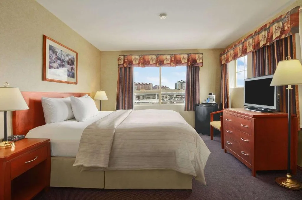 Days Inn by Wyndham Vancouver Airport — 2