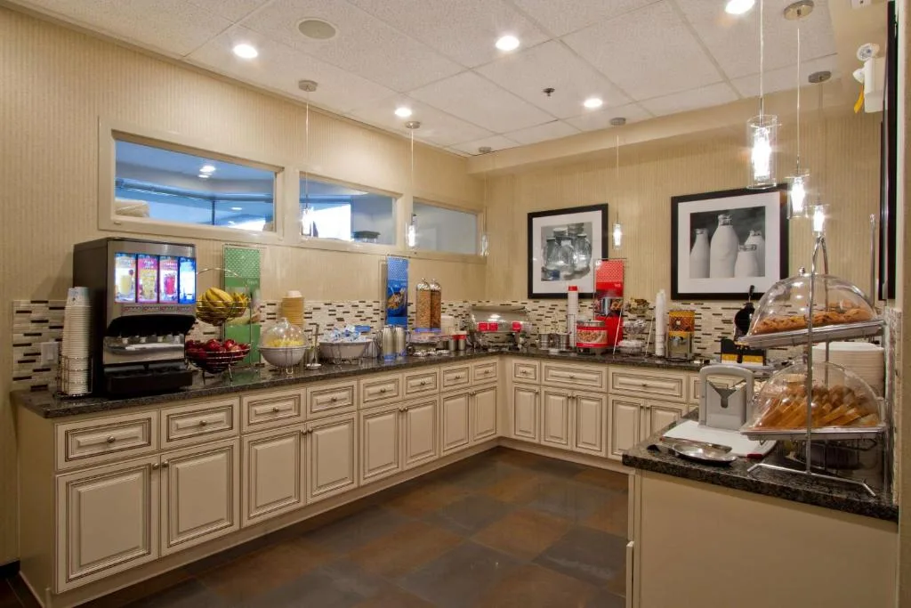 Hampton Inn - Vancouver Airport/Richmond — 4