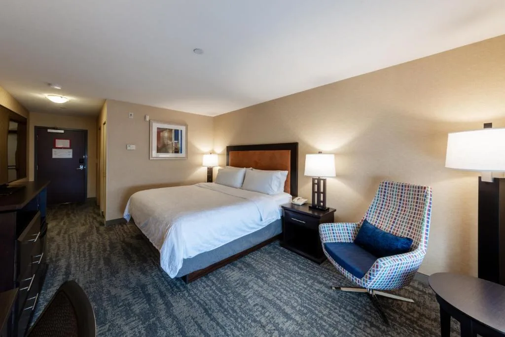 Holiday Inn Express & Suites Riverport Richmond by IHG — 2