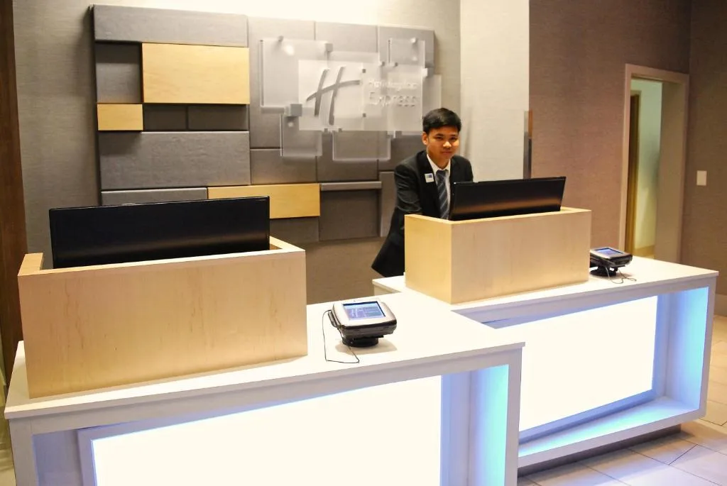 Holiday Inn Express Vancouver Airport-Richmond by IHG — 4