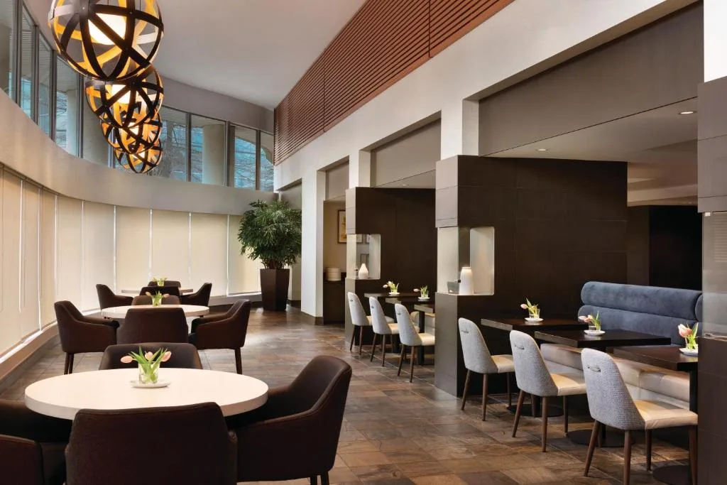 Radisson Hotel Vancouver Airport — 3