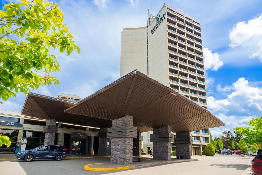 Sandman Signature Vancouver Airport Hotel & Resort — 2