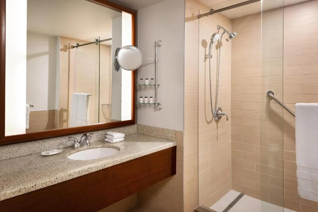 Sheraton Vancouver Airport Hotel — 3