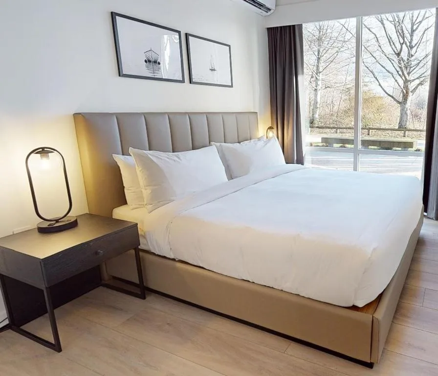Steveston Waterfront Hotel — 2