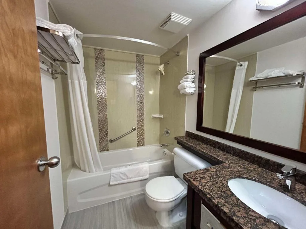 SureStay by Best Western Richmond Vancouver Airport — 3