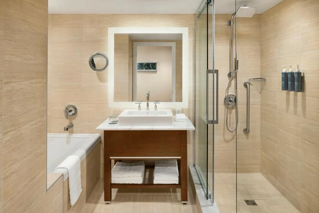 The Westin Wall Centre, Vancouver Airport — 3