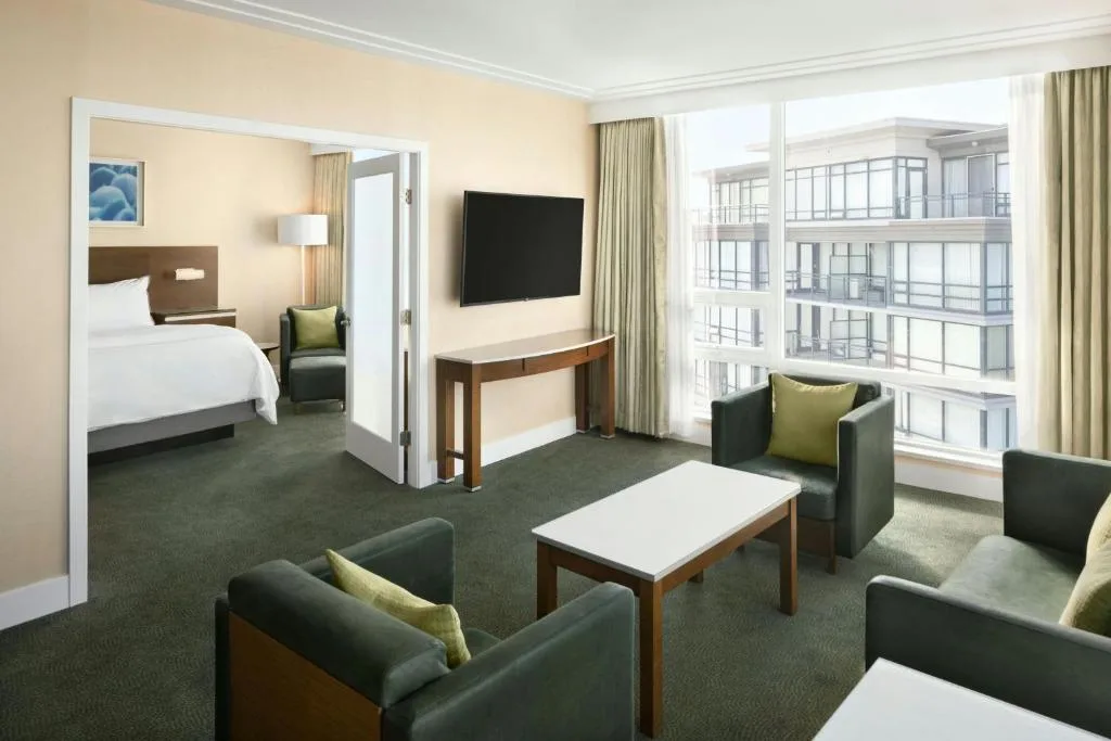 The Westin Wall Centre, Vancouver Airport — 4