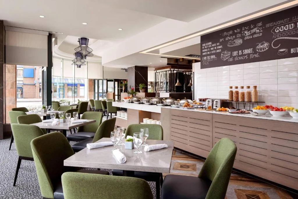 Vancouver Airport Marriott Hotel — 5