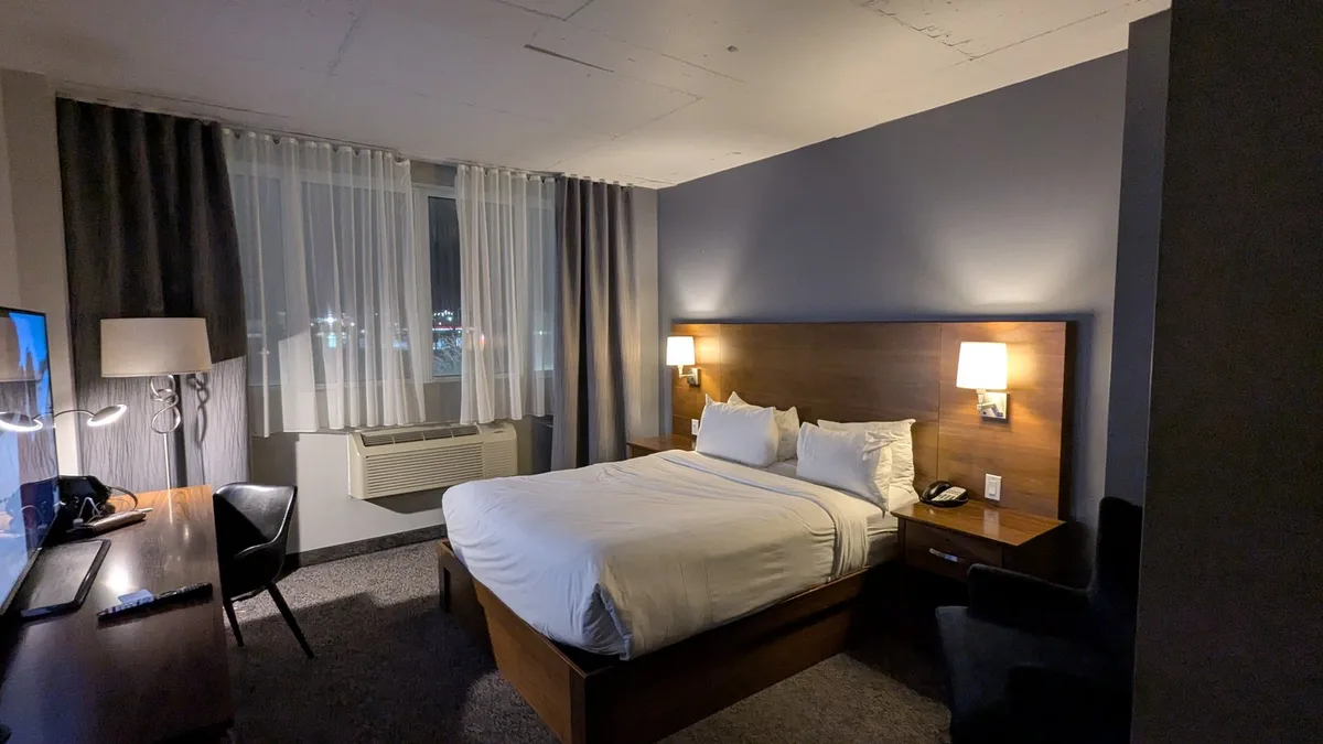 Impéria Hôtel & Suites Boucherville — 3