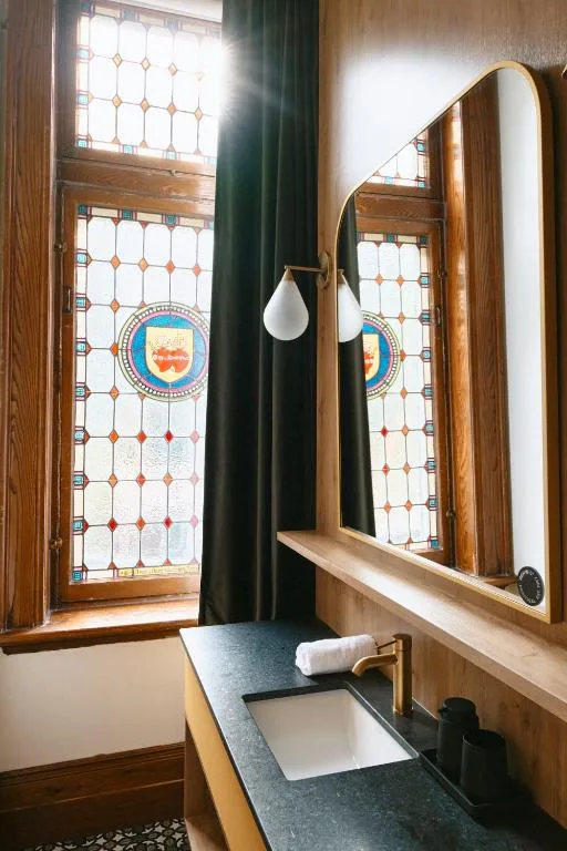 Hôtel Château Cran Chaud Chicoutimi — 3
