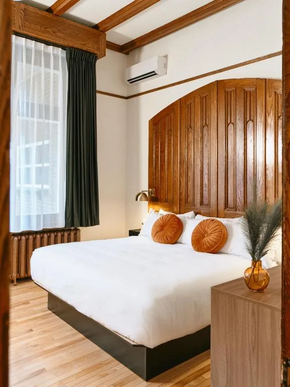 Hôtel Château Cran Chaud Chicoutimi — 4