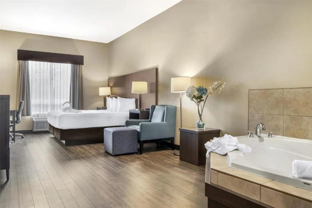 BEST WESTERN PLUS Saint John Hotel & Suites — 2