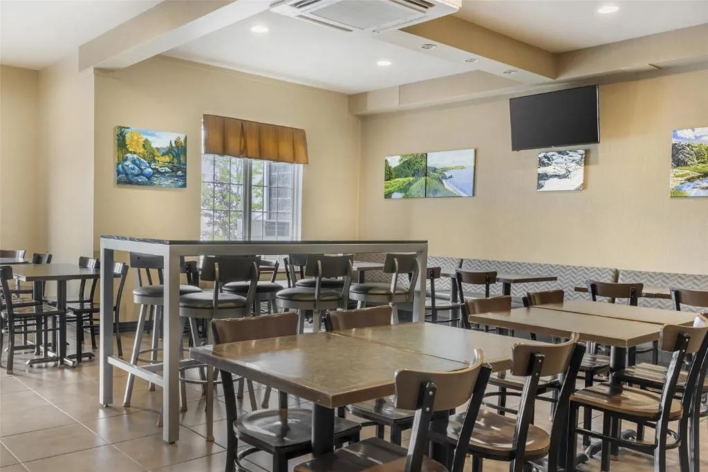BEST WESTERN PLUS Saint John Hotel & Suites — 5