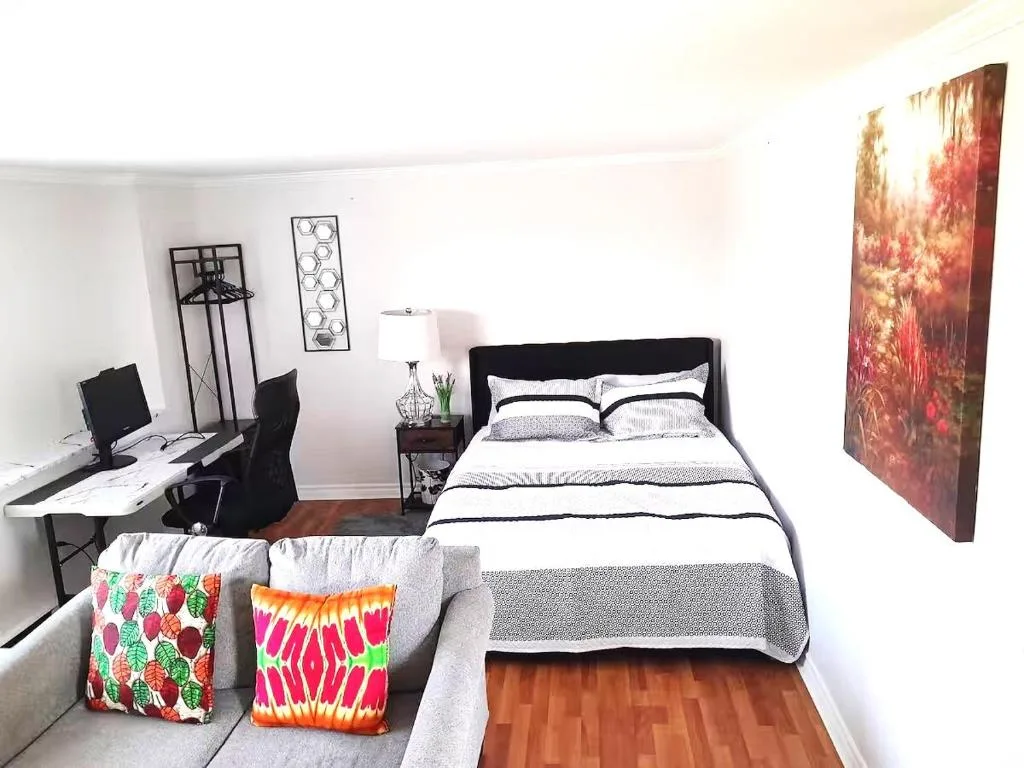 Executive Private Room in a Shared Apartment- Comfortable and Convenient