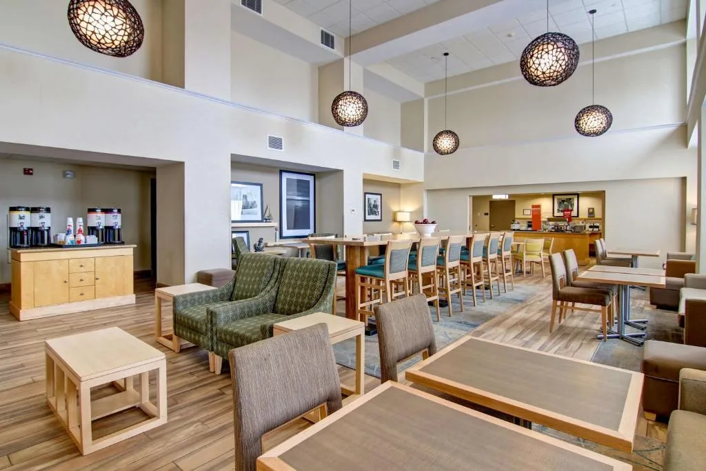 Hampton Inn & Suites Saint John — 5