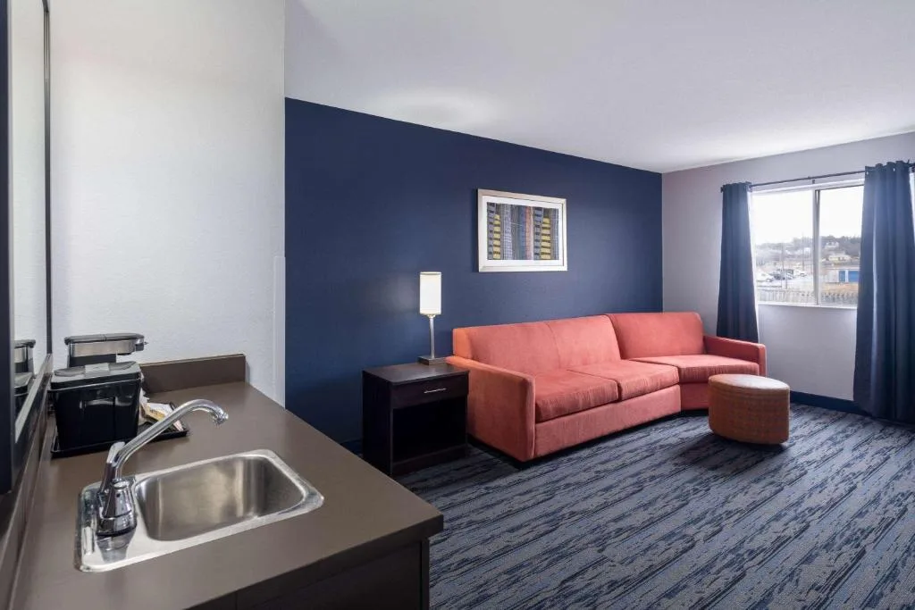 Travelodge Suites by Wyndham Saint John — 3