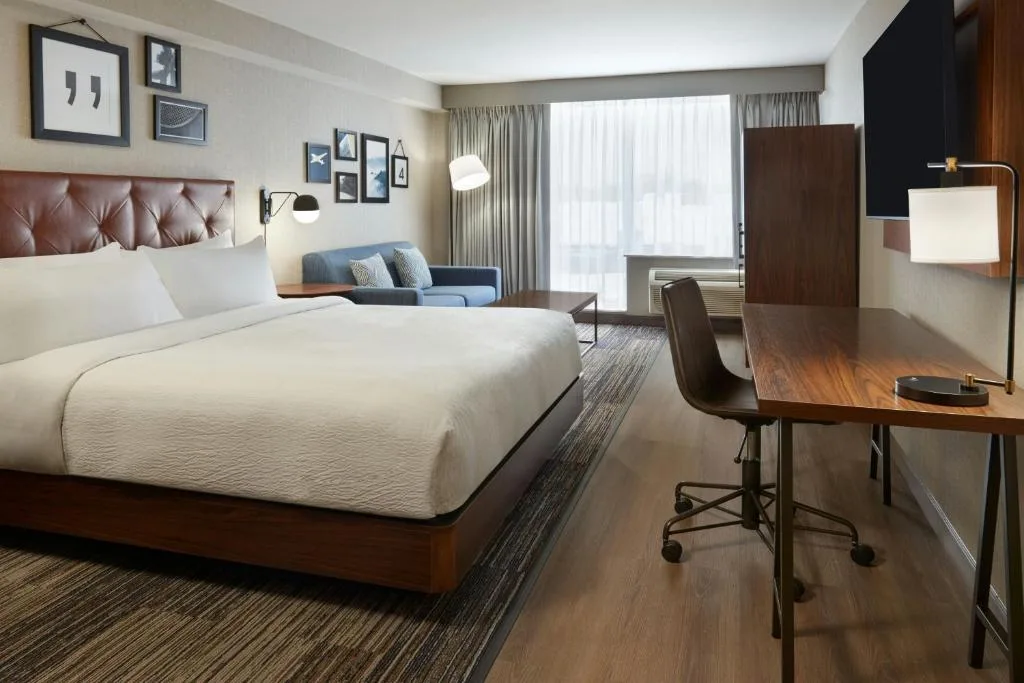 Four Points by Sheraton Point Edward Sarnia — 2