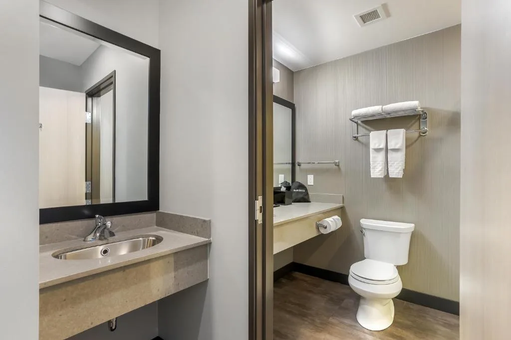 Best Western Plus East Side — 3