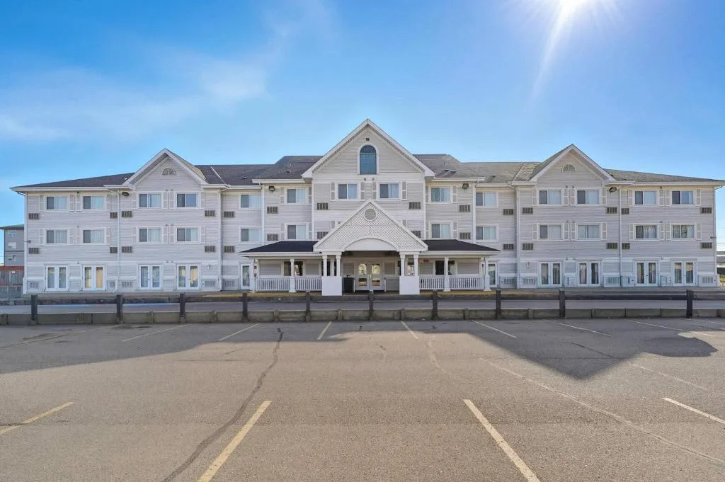Country Inn & Suites by Radisson, Saskatoon, SK — 4