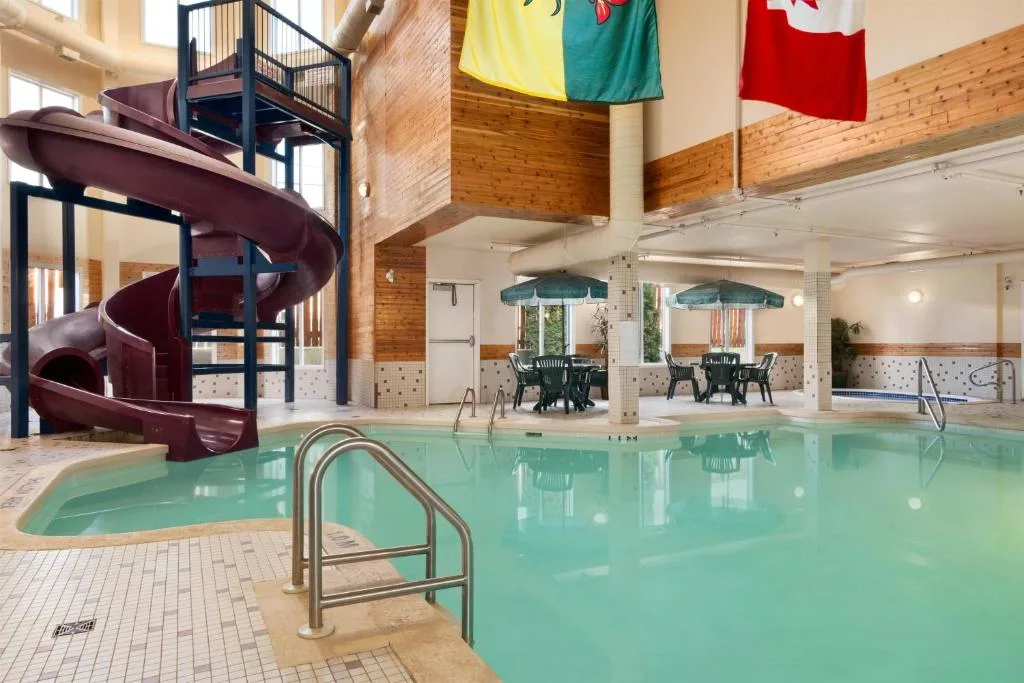 Days Inn by Wyndham Saskatoon — 4