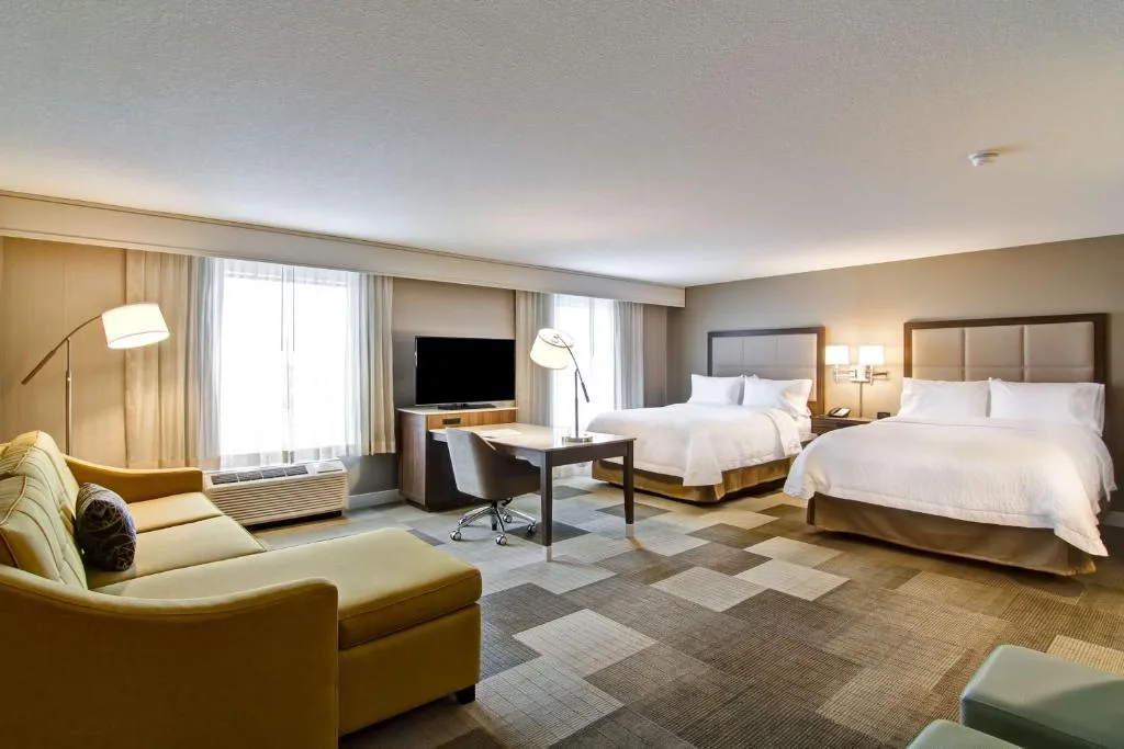 Hampton Inn & Suites by Hilton Saskatoon Airport — 2