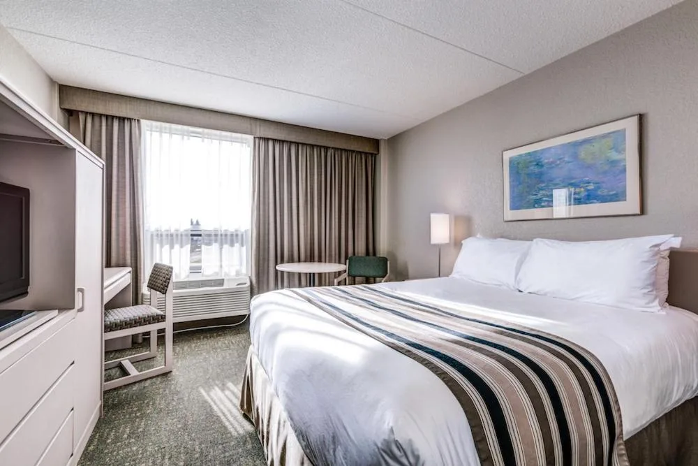 Heritage Inn Hotel & Convention Centre - Saskatoon — 2